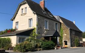 Le Manoir De La Vieille Douve Bourg-d'ire 3*